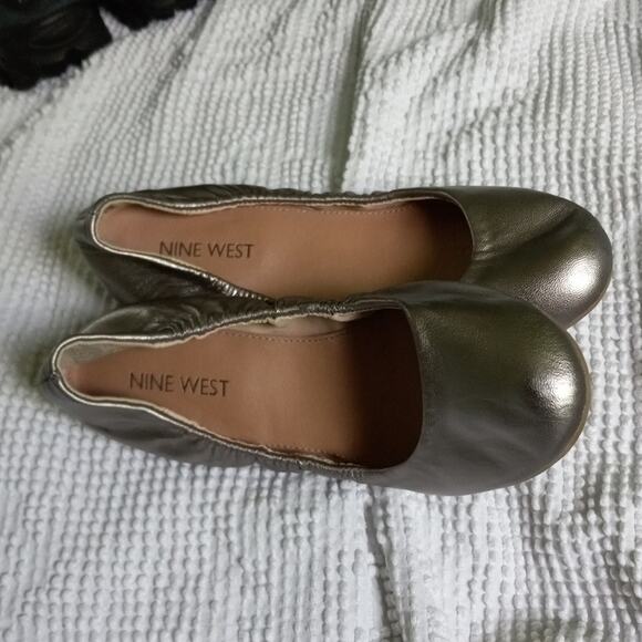 Nine West Slip On LarsonL1 Metallic Flats - Picture 4 of 5